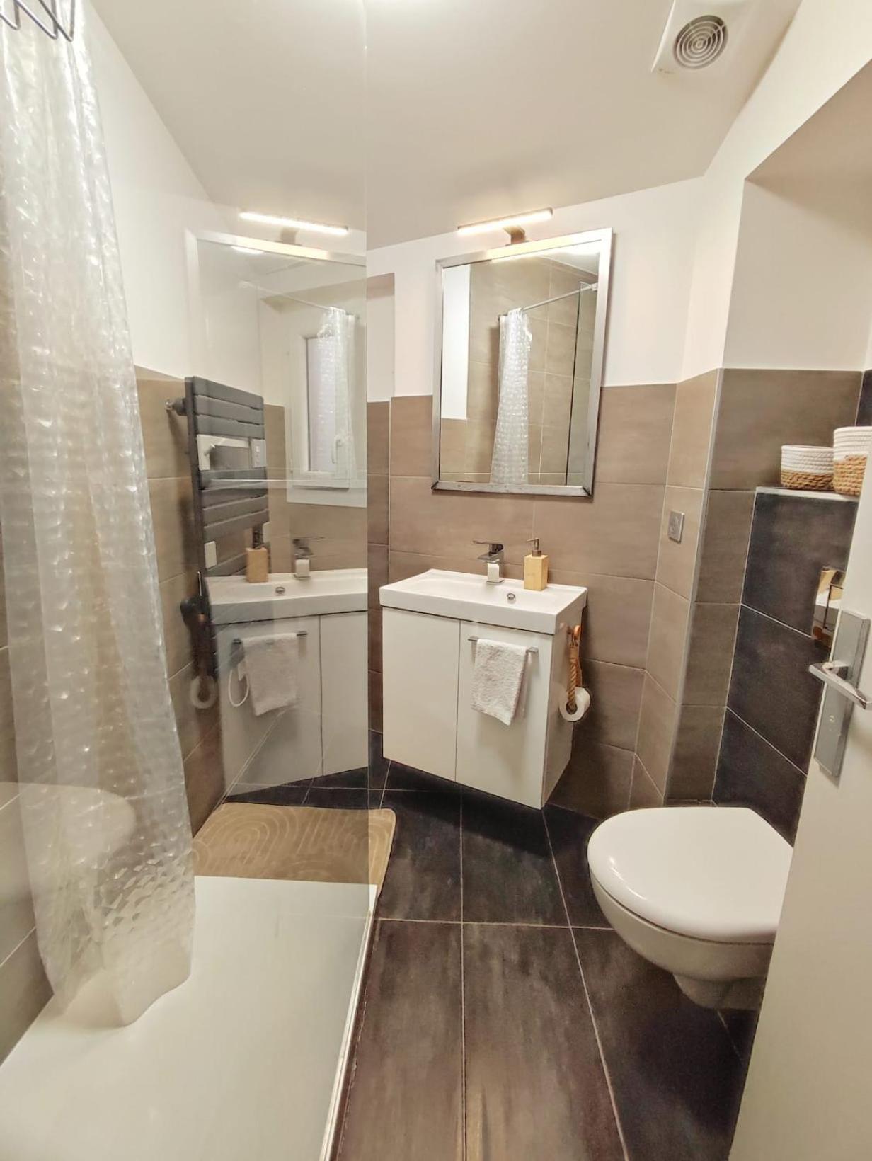 Privat overnatting A 3 Min De La Promenade Des A Pieds 200m